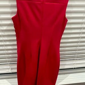 Beautiful dress! I wear it only two times! smoke free house….